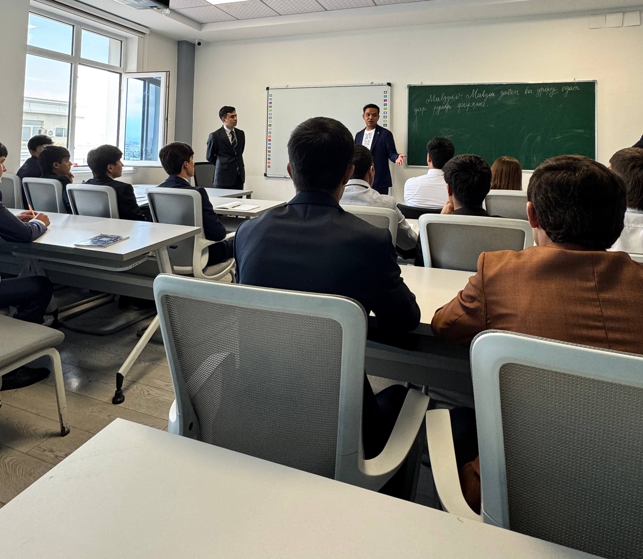 Tojikistonlik talabalar uchun seminar tashkil etildi